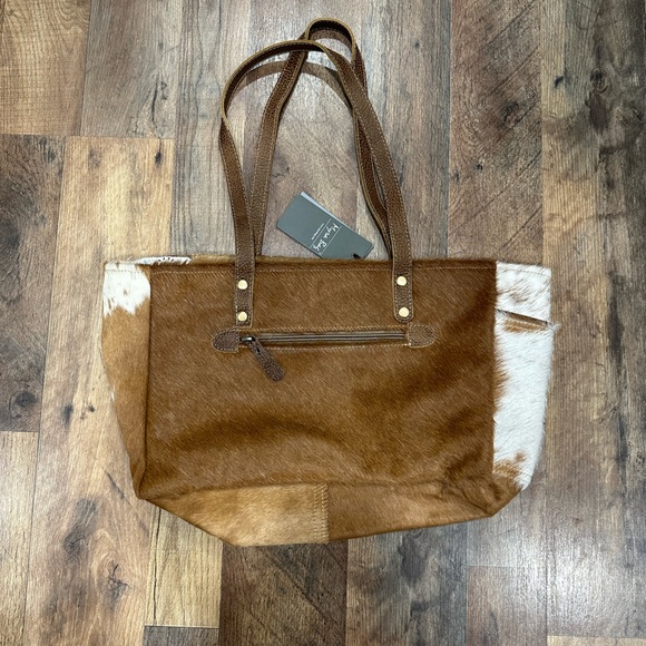 Myra Fawn & White Hairon Shoulder Bag - Picture 4 of 12